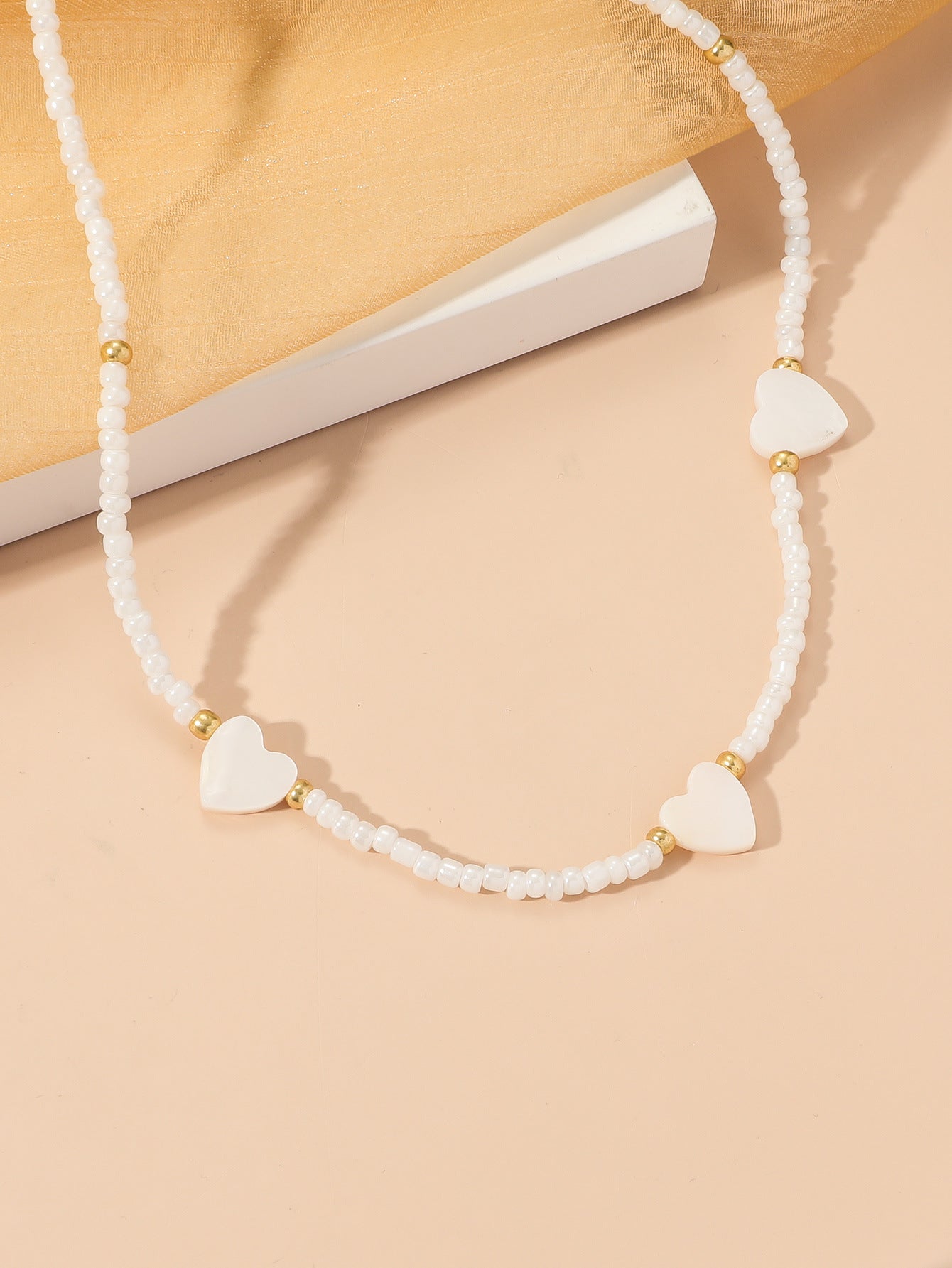 Women's Heart-shaped Beaded White Bead Clavicle Chain Necklaces