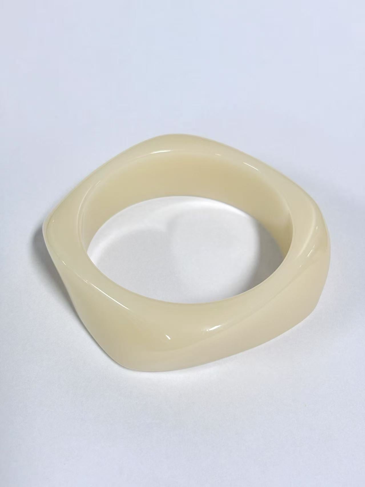 Women's Irregular Blooming Resin Curved Girlfriends Bracelet
