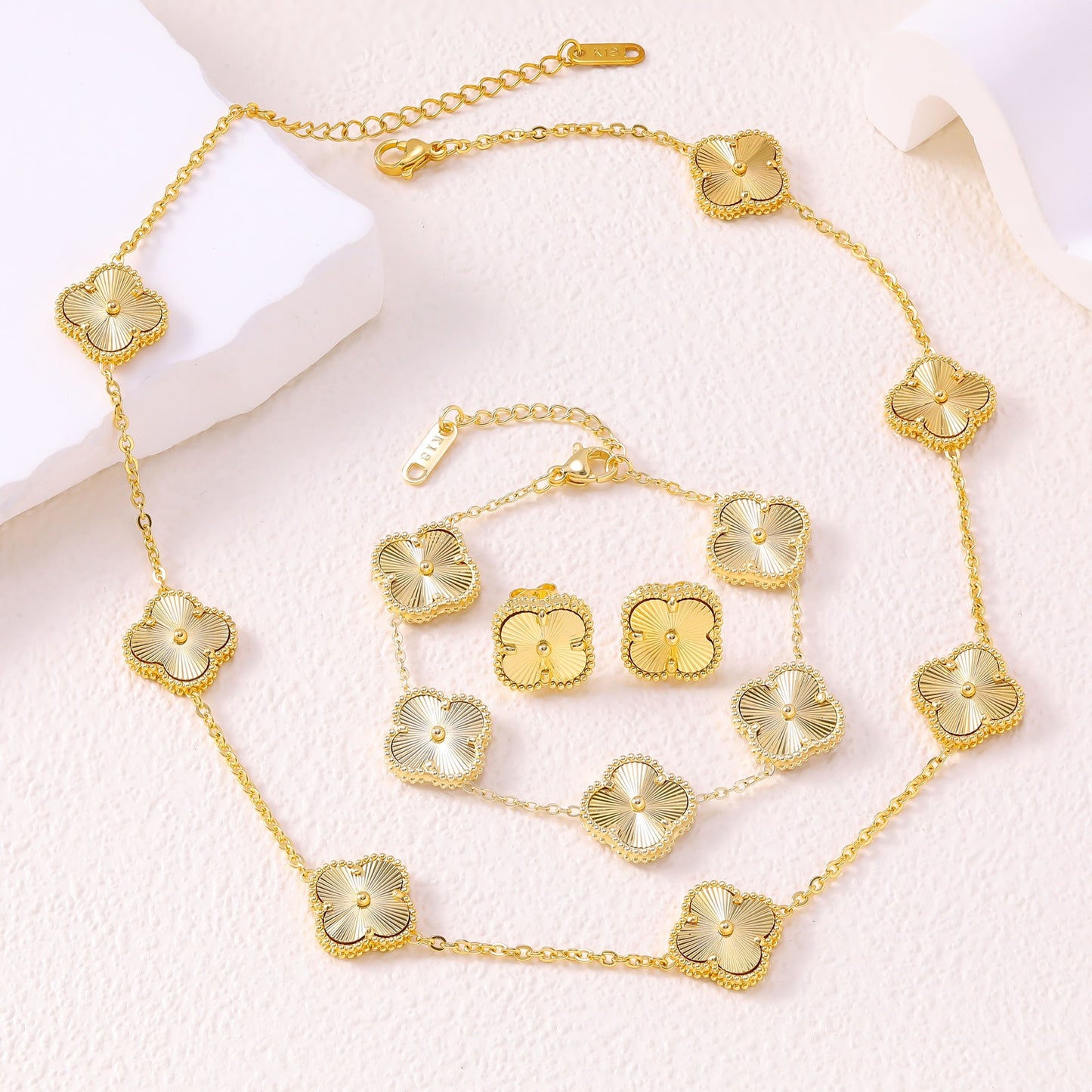 Golden Four-leaf Flower Design Personality Gold Necklaces