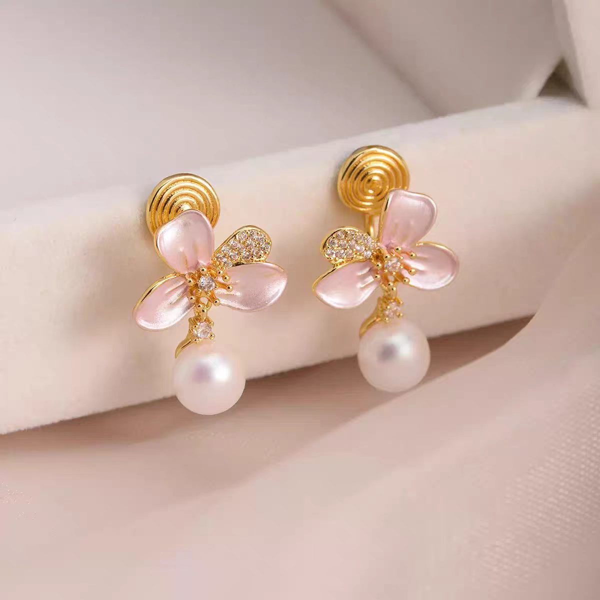 Women's Style Flower Zircon Ear Sier Needle Temperament Unique Exquisite Stud Earrings