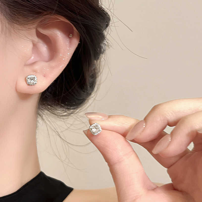 Women's Alloy Pearl Light Luxury High-grade Sense Niche Earrings