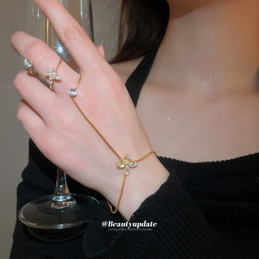 Women's Zircon Round Flower One-piece Light Luxury High-grade Design Sense Niche Bracelets