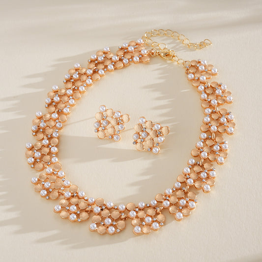 Women's Round Pearl Light Luxury Minority Vintage Clavicle Chain Jewelry Set