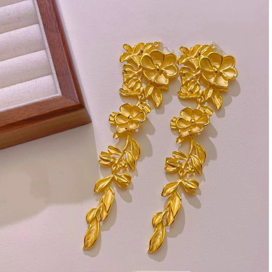 Golden Spring Flow Tassel High-grade Exaggerated Chinese Style Face Slimming Stud Earrings