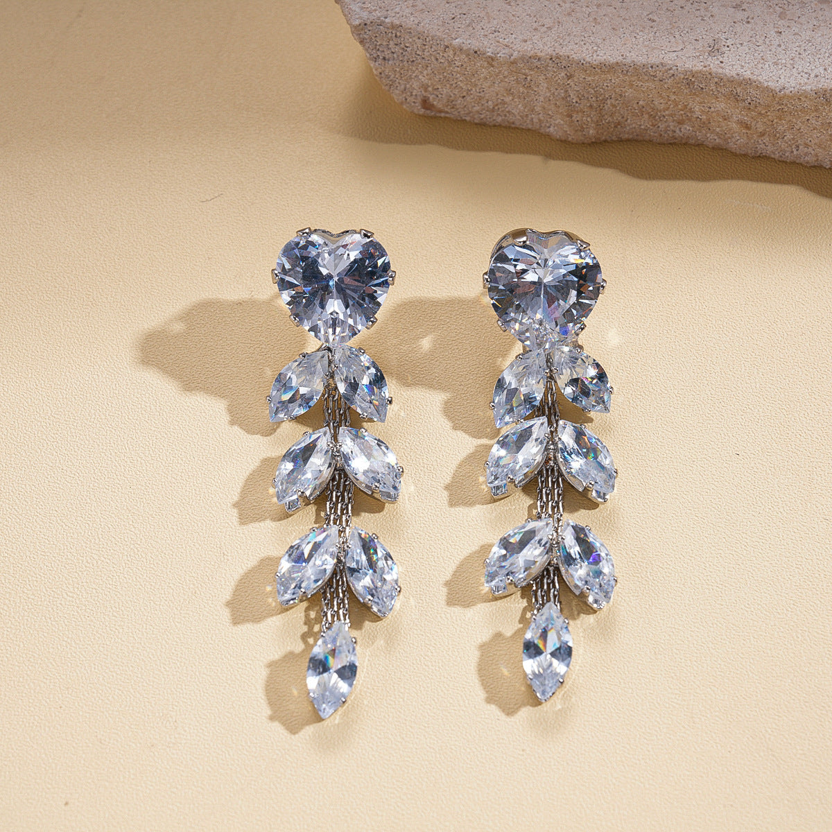 With Diamond Flower Ear Niche Design Clavicle Jewelry Set