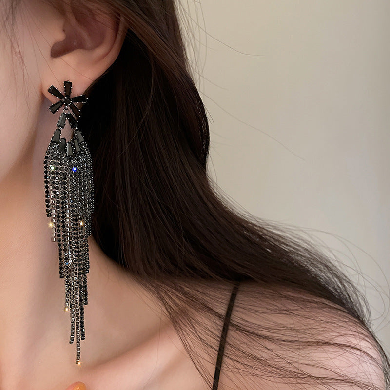 Boucles d'oreilles longues noires exagérées pour femmes, à la mode