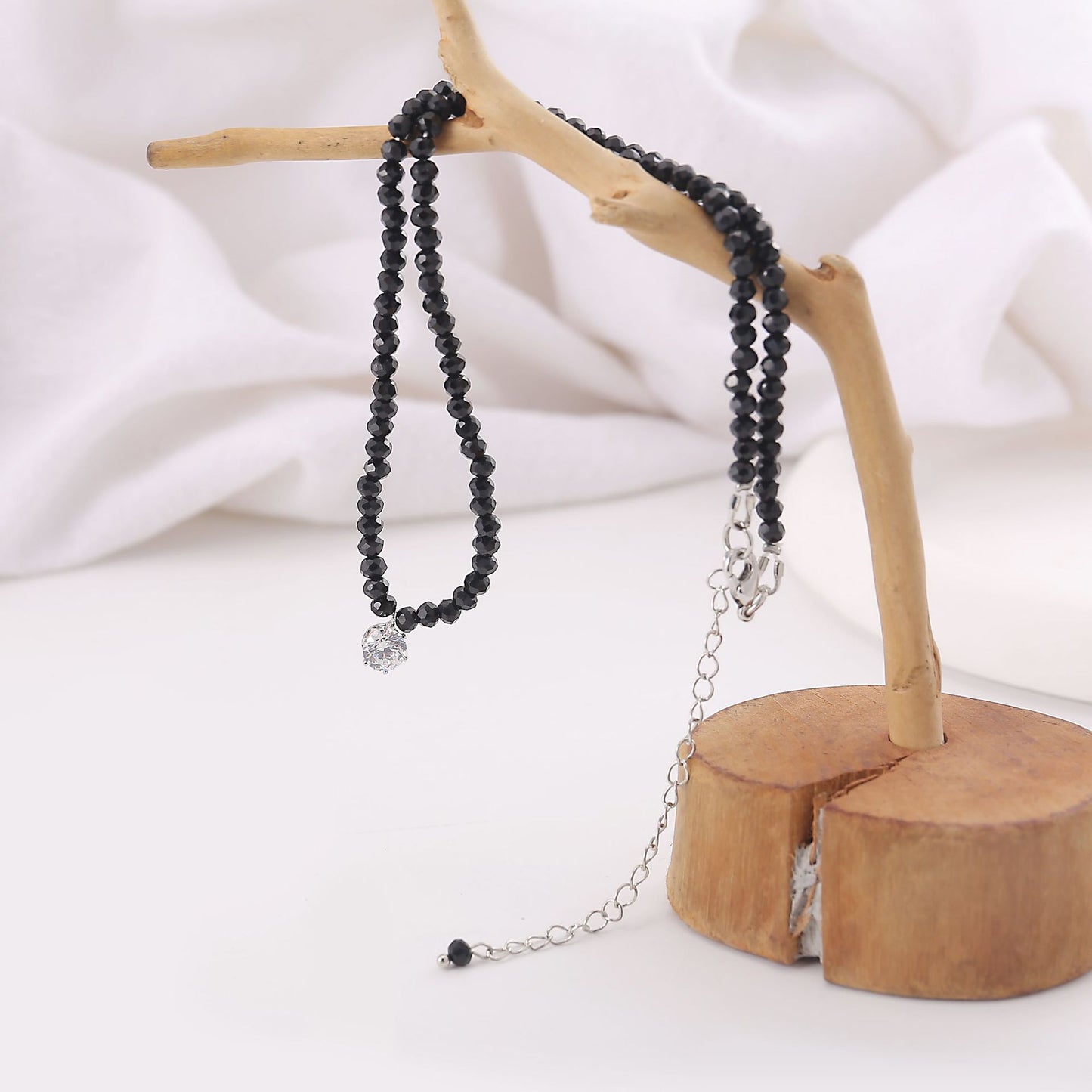 Women's Black Crystal Fashion High-grade Clavicle Chain Necklaces