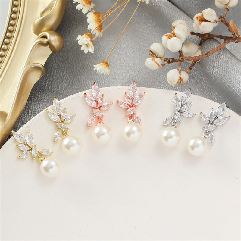 Temperament Copper Inlaid Zirconium Female Shiny Personality Earrings
