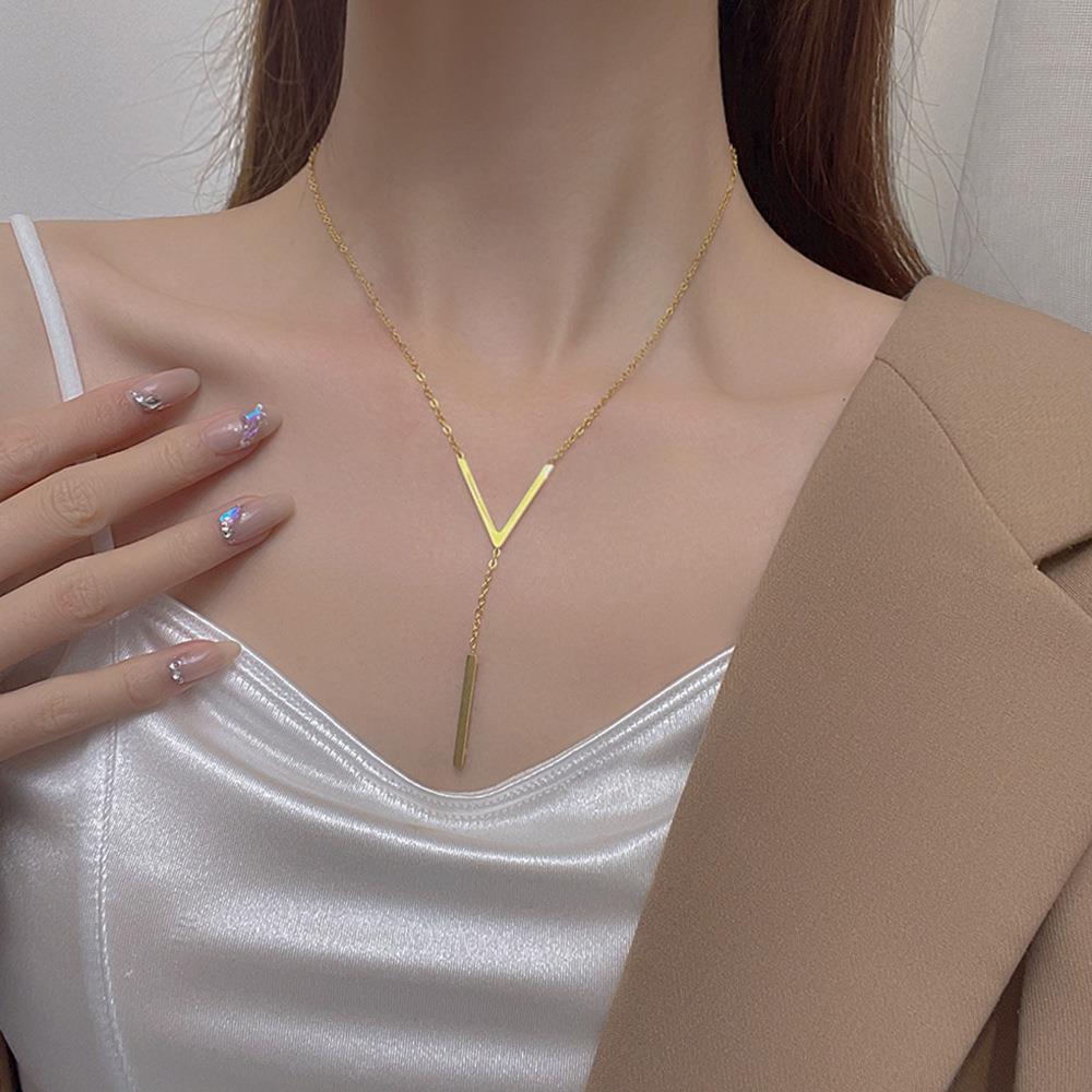 Elegant V-shaped Long Simple Female Personality Clavicle Chain Niche Design Necklace