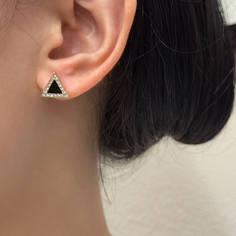 Needle Simple Black Triangle Light Luxury Minority Rings