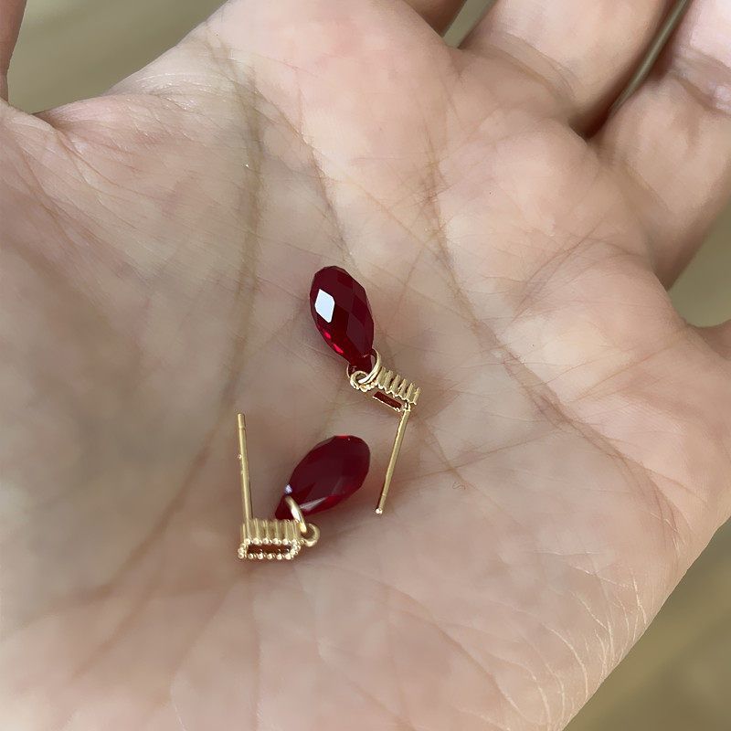 French Retro Red Water Drop Design Female Temperament Earrings