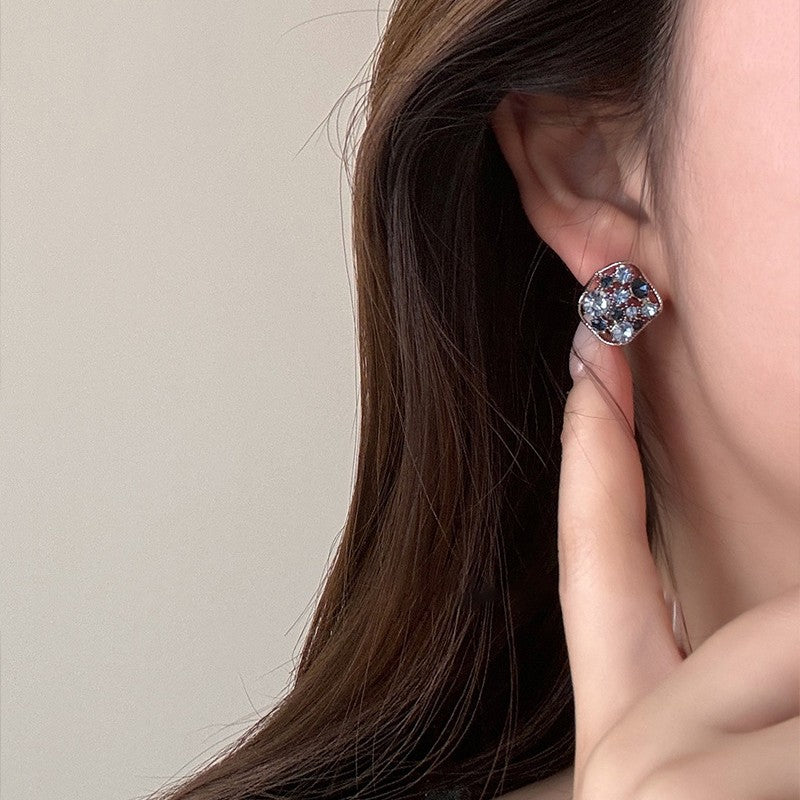 Luxury Minority Unique Design Ear Elegant Stud Earrings