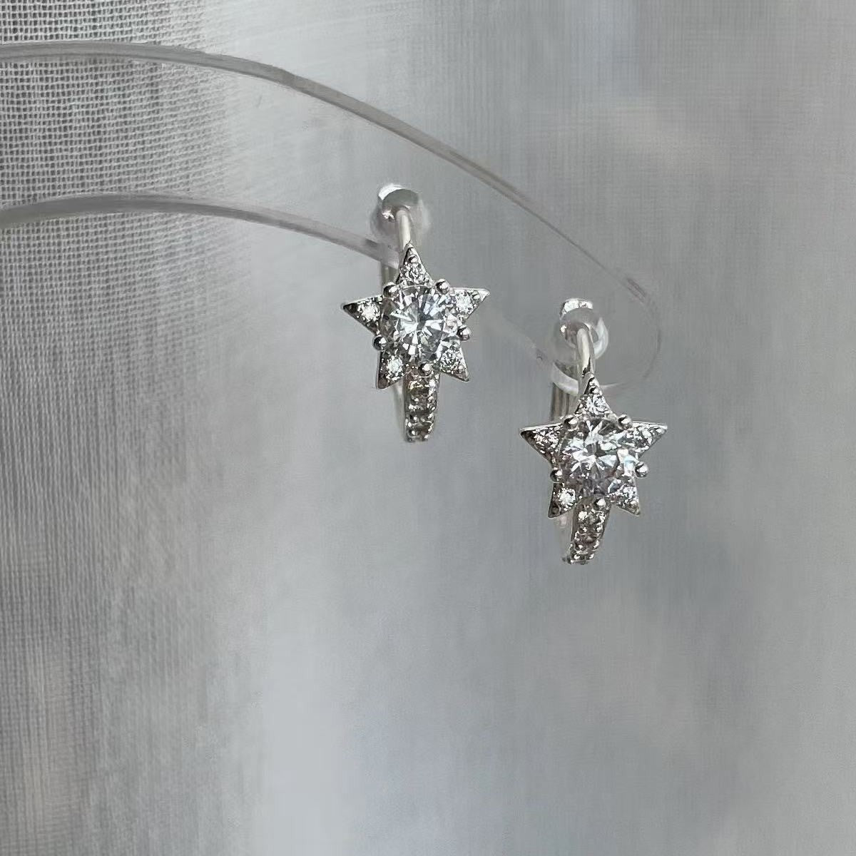 Women's Star Zircon Circle Design High Sense Bone Clip Ear Buckle