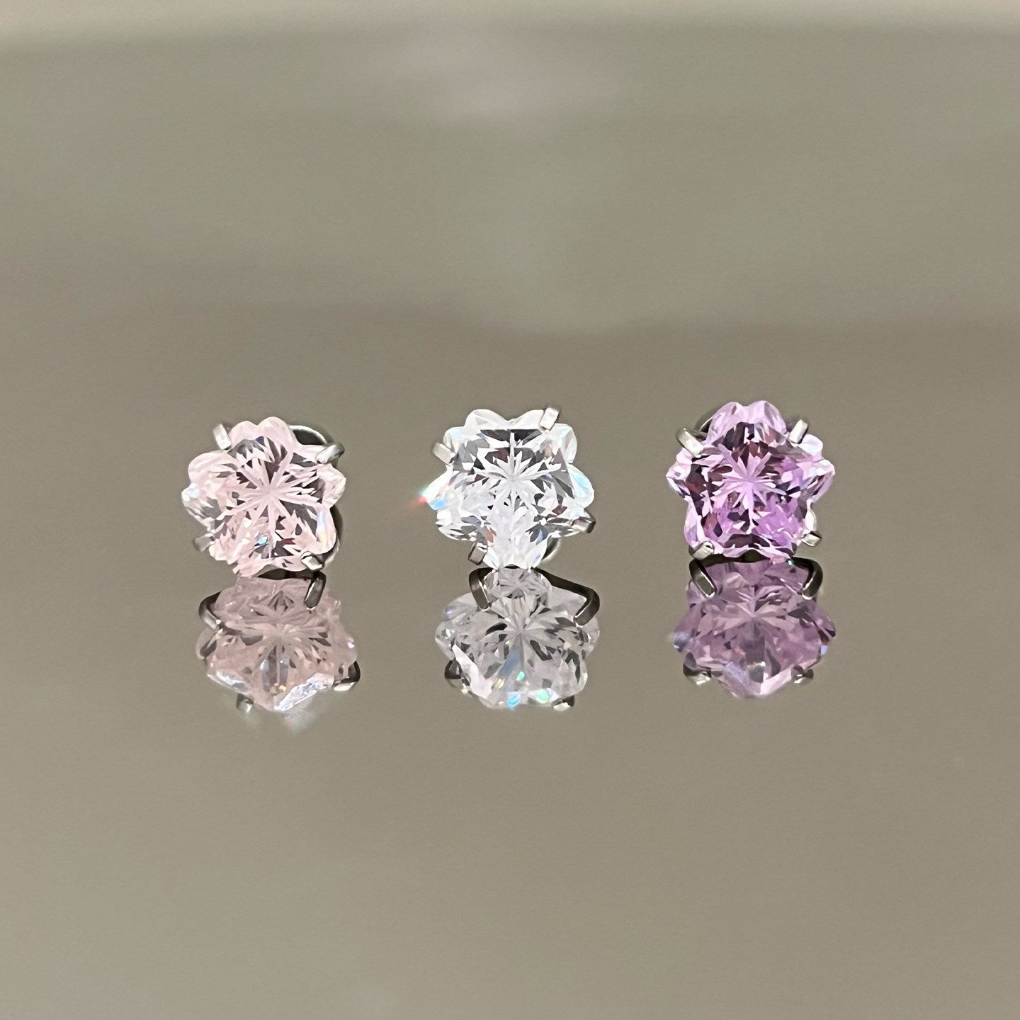 Cutting Flash Zircon Ear Bone Outer Spiral Titanium Steel Diamond Rings