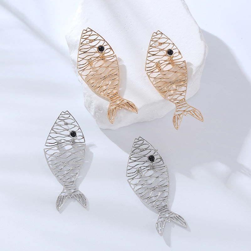 Fish-shaped Heart Simple Hollow Alloy Temperament Earrings