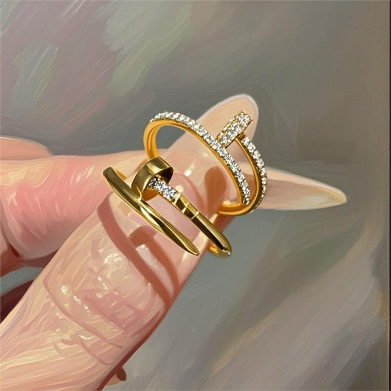 Boutique Nail V Gold Tail Full Diamond Ring