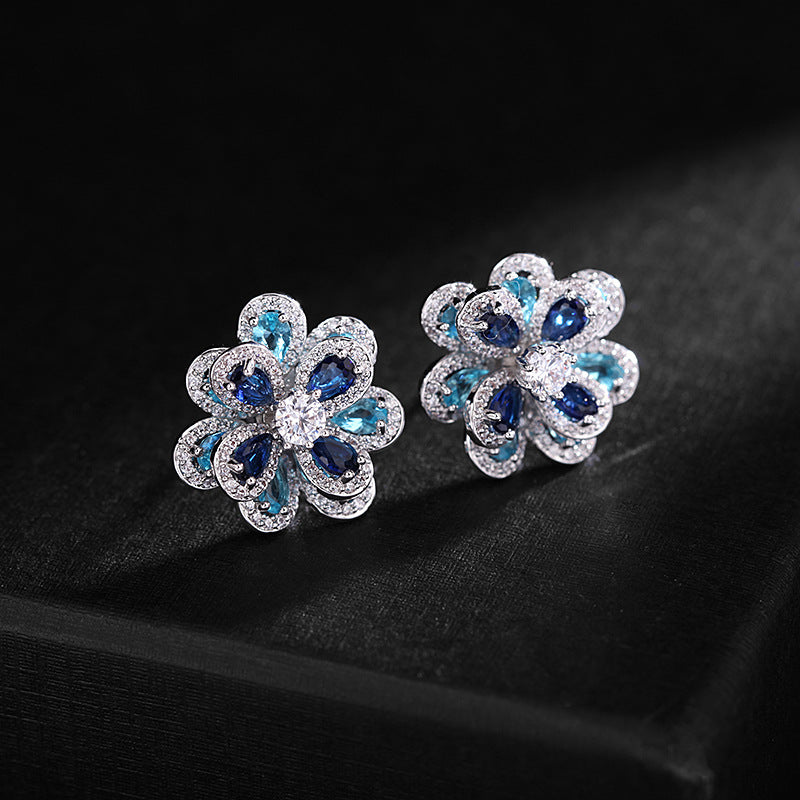 Boucles d'oreilles tridimensionnelles simples à épingle à fleurs pour femmes