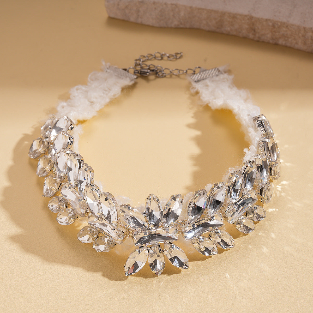 With Diamond Flower Ear Niche Design Clavicle Jewelry Set