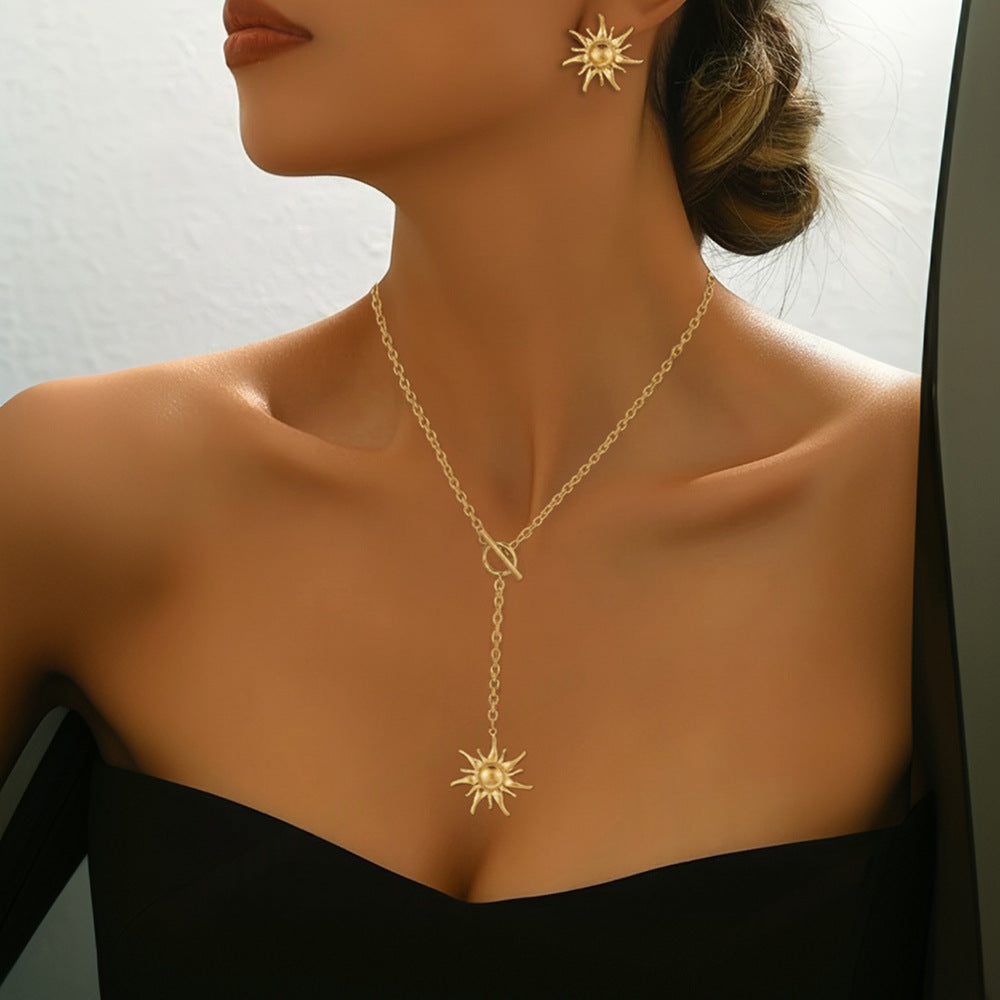 Women's Golden Sun Buckle Design Y-shaped Suit Simple Jewelry Set
