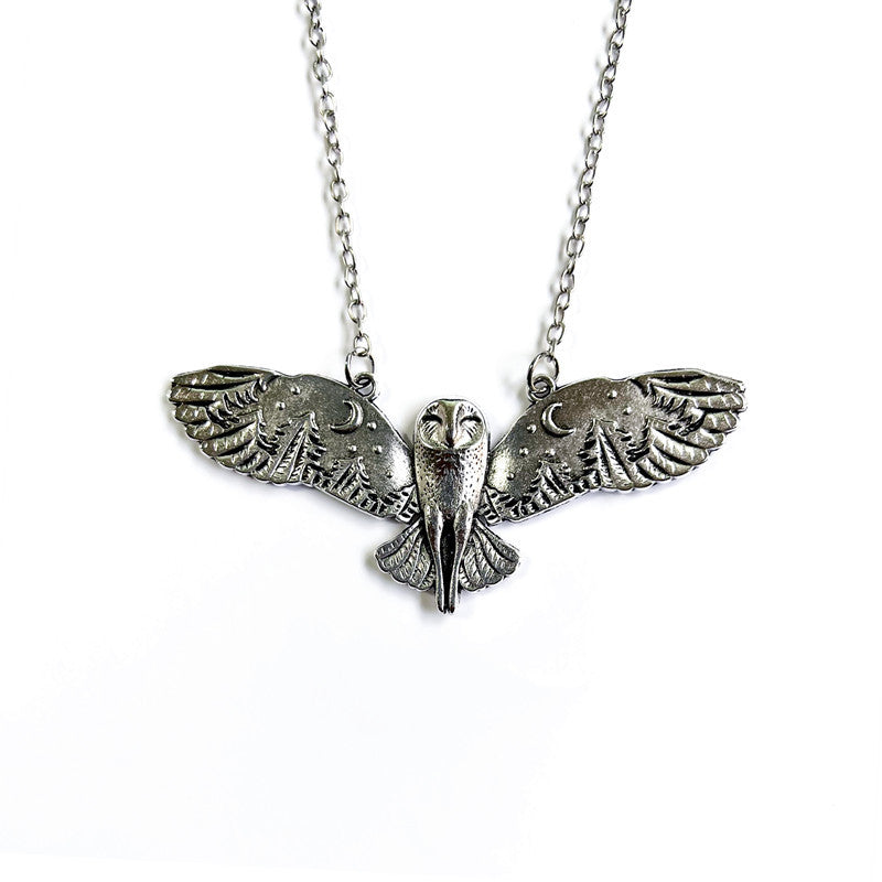 Durable Creative Owl Flying Personality Pendant Necklaces