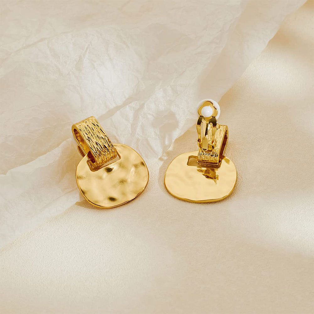 Women's Water Ripple Fashion Commuter Retro Style Ear Clip
