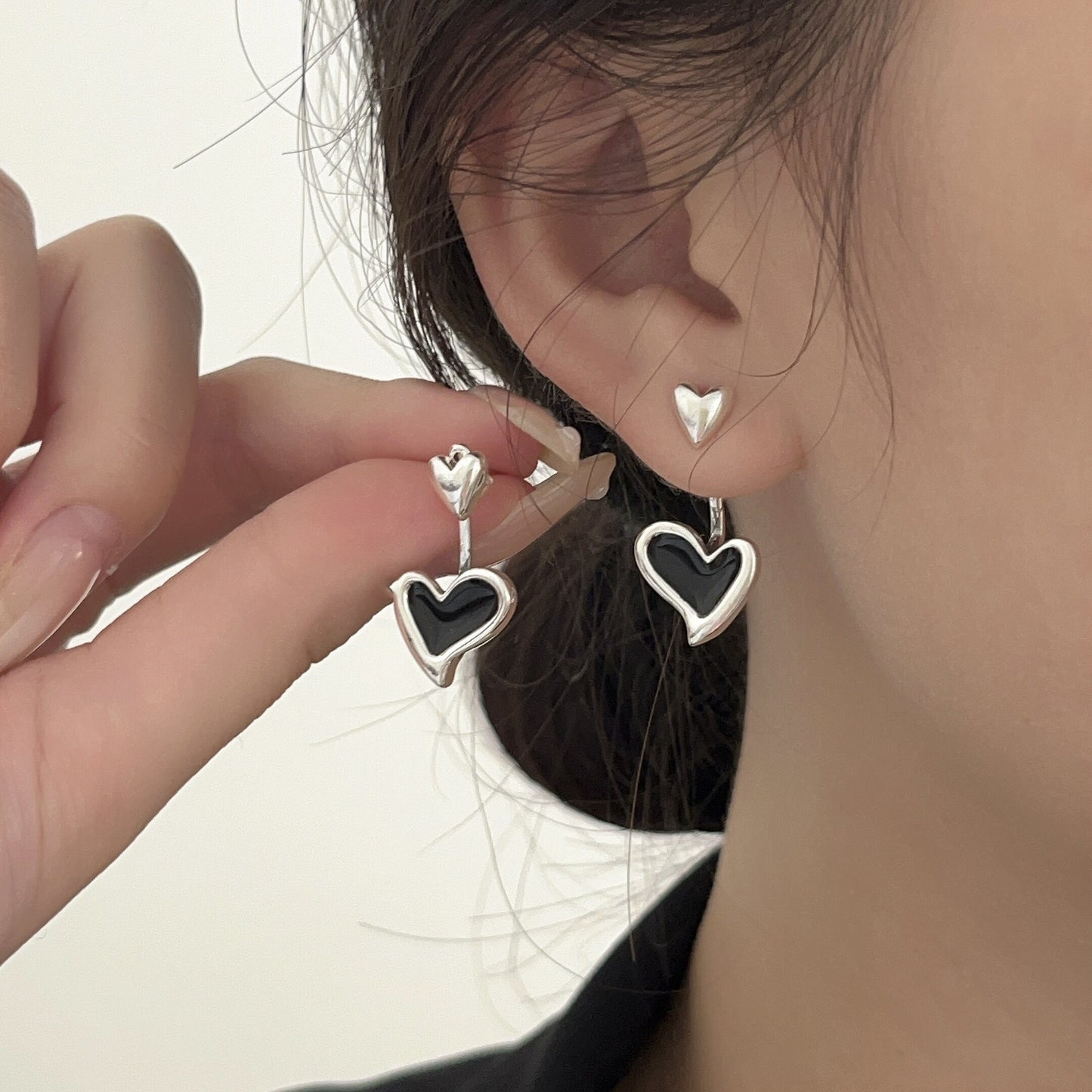 Korean Black Love Epoxy Commuting High Sense Earrings