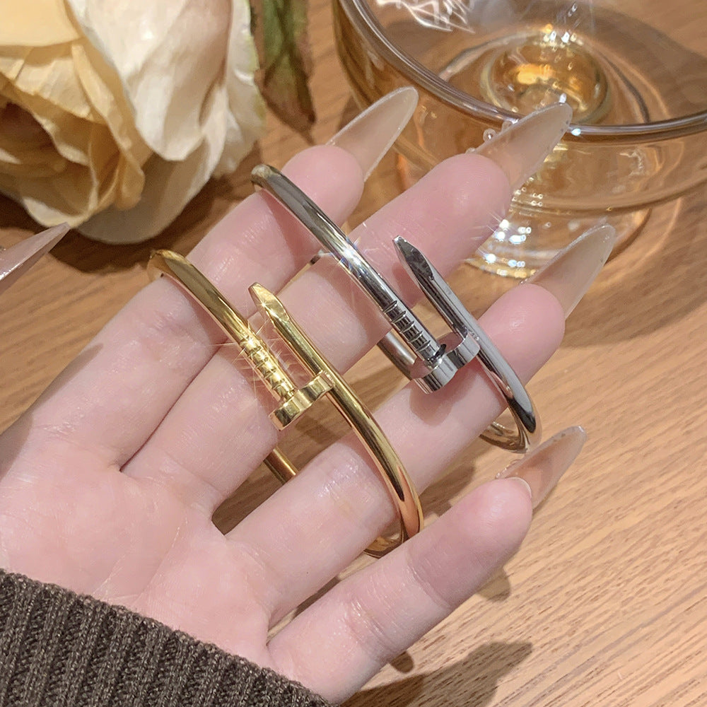 Love Heart-shaped Nail Buckle Female Temperament Wild High-grade Cold Bracelets