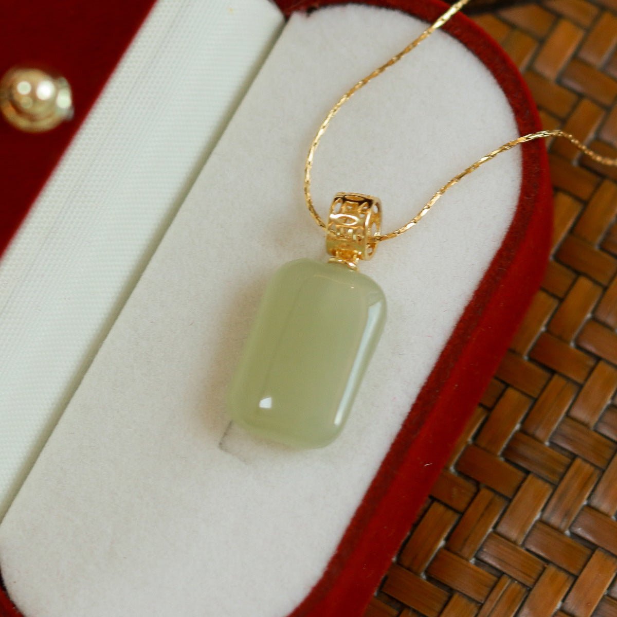 Jade Female Lucky Light Luxury Minority Gilded Pendants