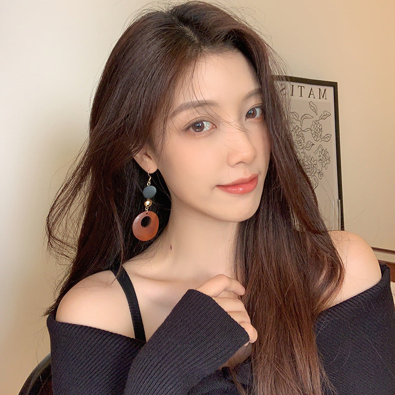 Unique Design Sense High-grade Light Luxury Minority Wood Long Earrings