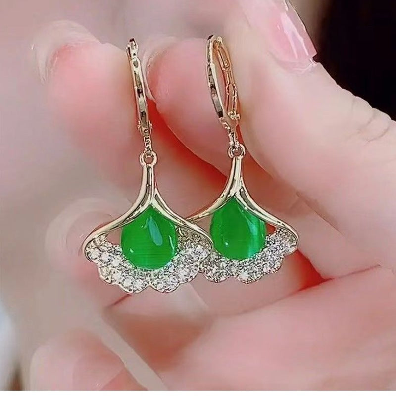 Women's Simple Graceful Love Heart Peach Ear Earrings