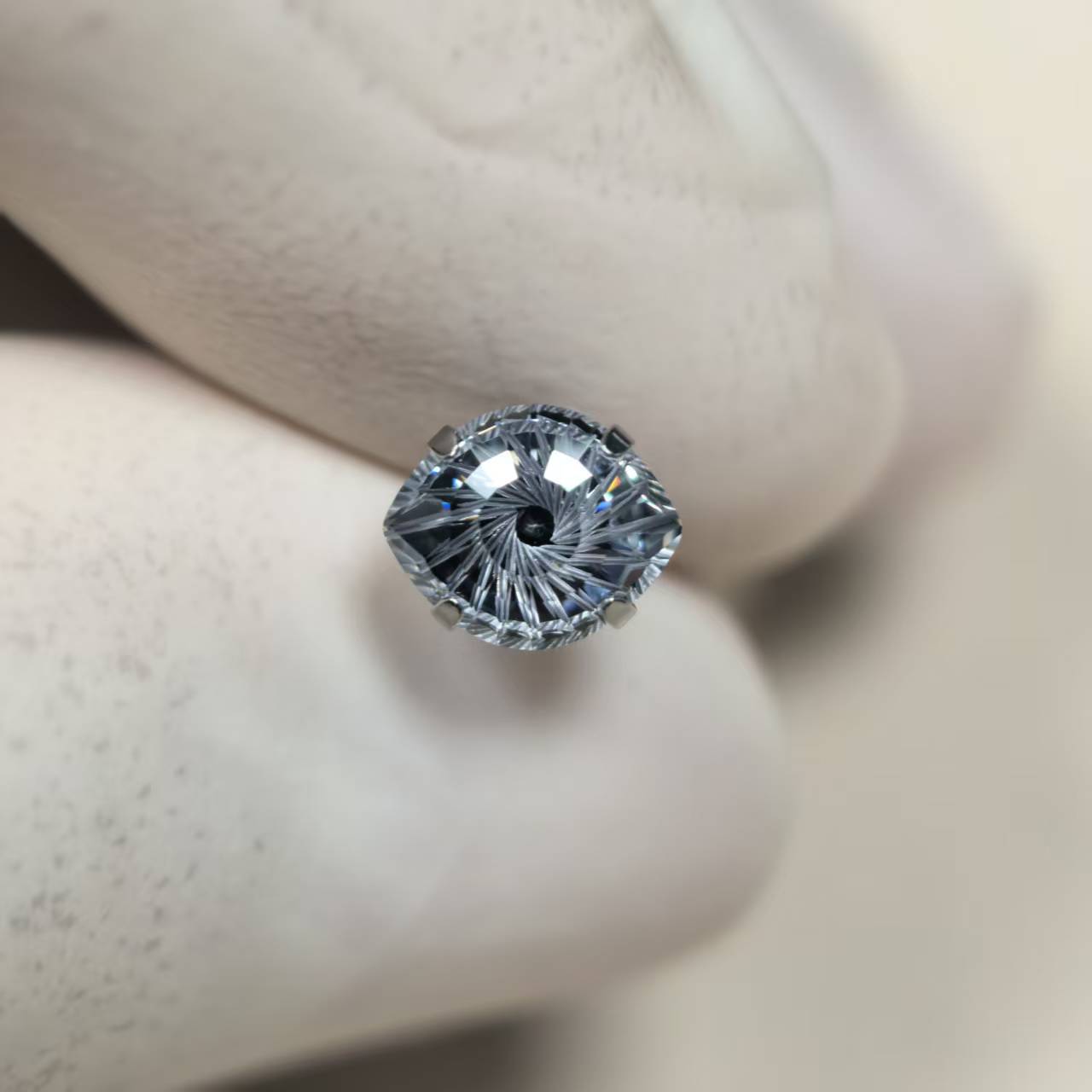 Titanium Alloy Ear Devil's Eye Flashing Zircon Bone High-grade Rings