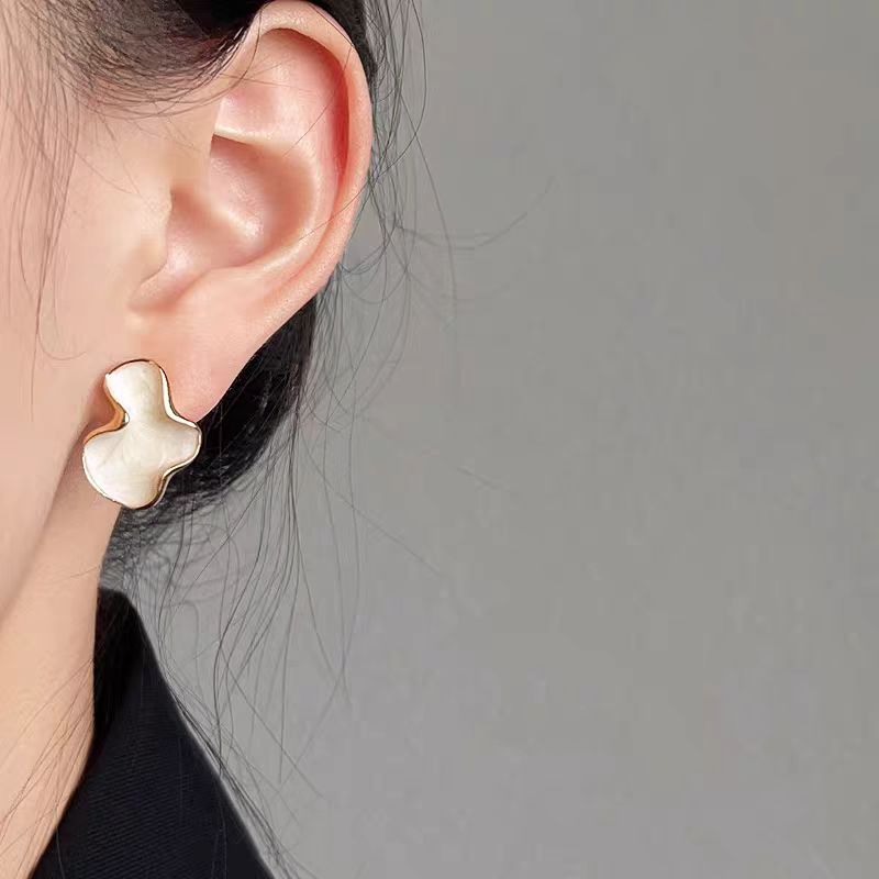 Geometric White Clouds Enamel Light Luxury High Sense Minority Simple Earrings