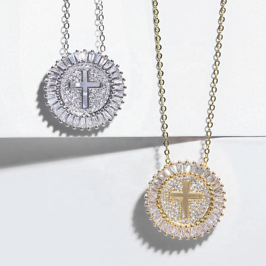Women's Diamond Hollow Round Exquisite Shiny Zircon Necklace
