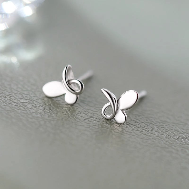 Boucles d'oreilles coréennes simples et compactes pour femmes papillon