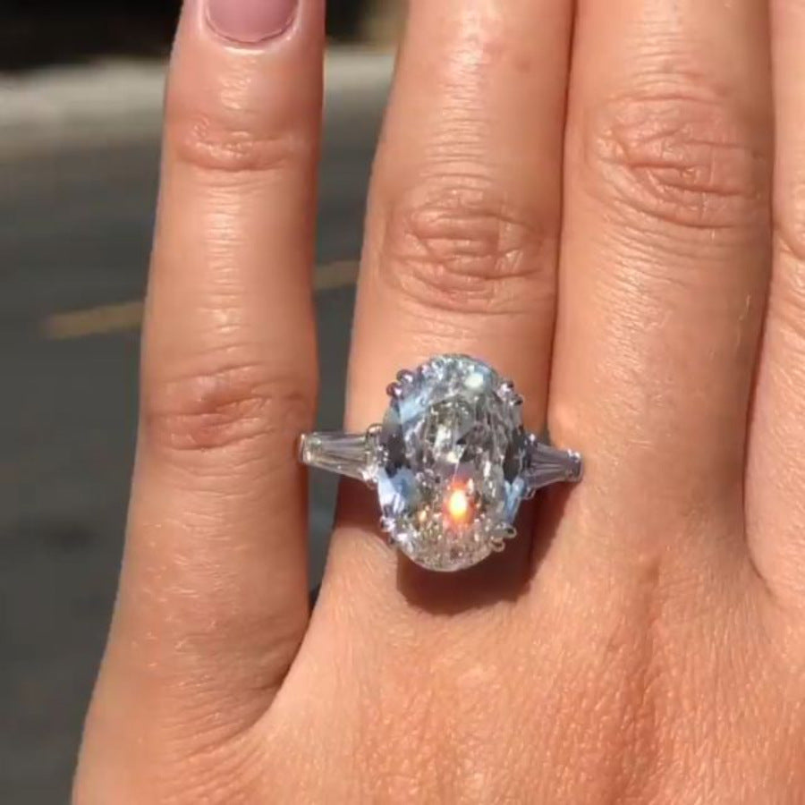 Women's Vintage Alloy Inlaid Zircon Engagement Ring