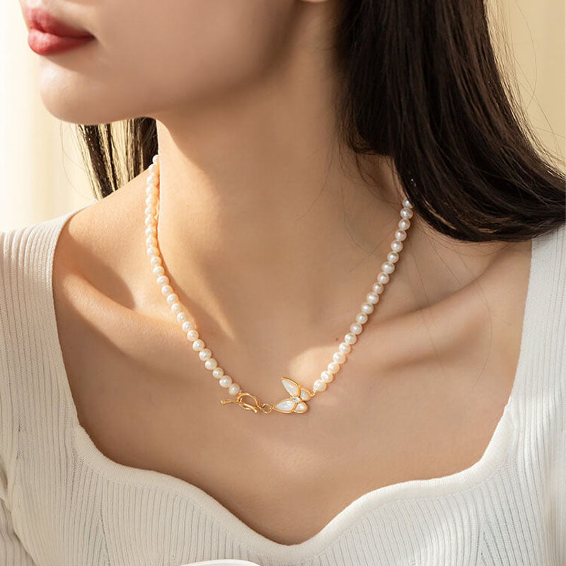 Women's Pearl High-grade Fritillary Butterfly Clavicle Chain Necklaces