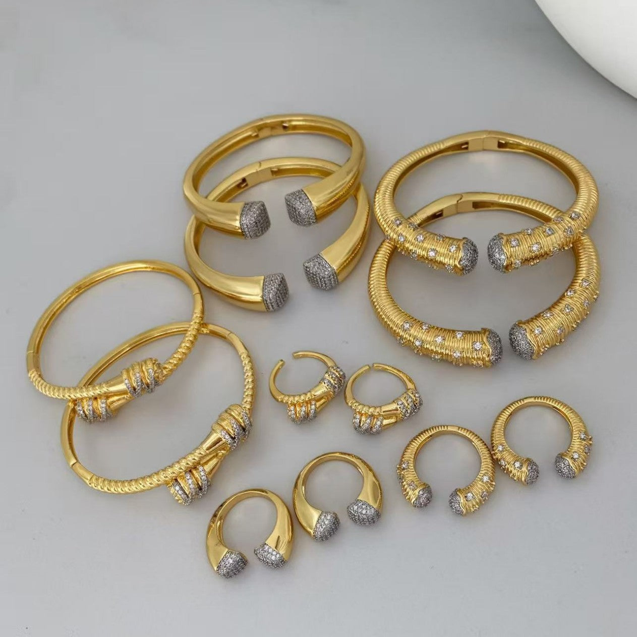 Light Luxury Twisted Inlaid Zircon Open Ring