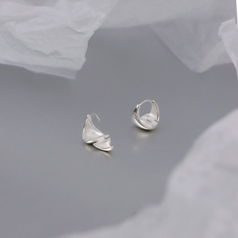 Women's Arc Simple Clip French Retro Metal Frosty Style Ear Buckle