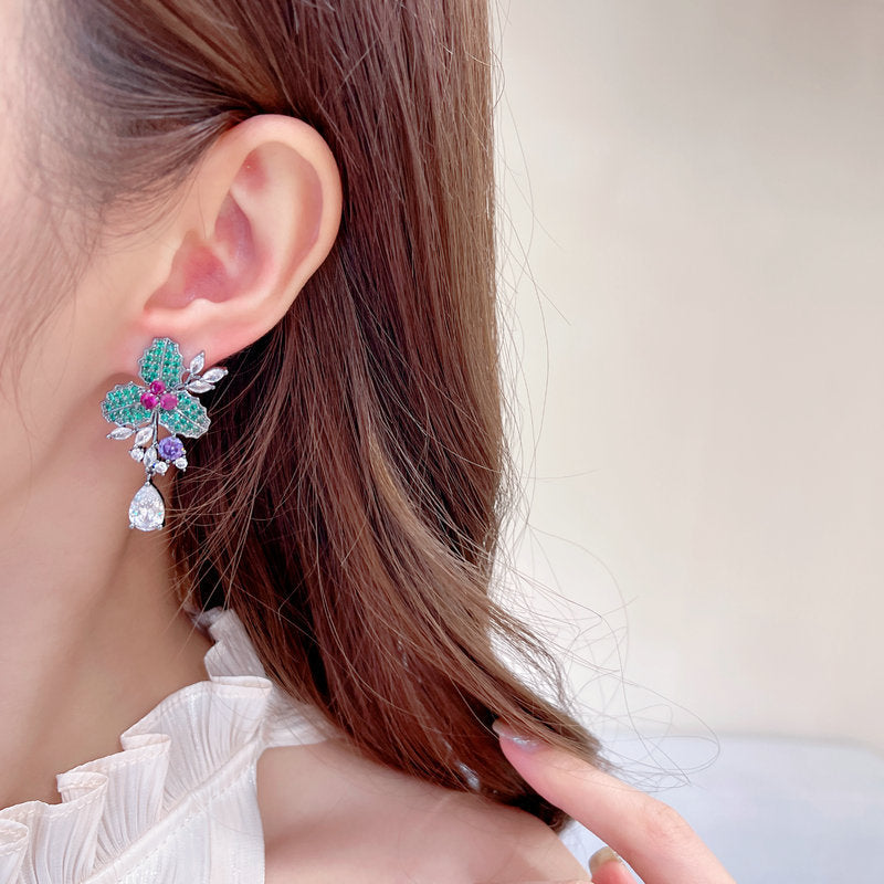 Elegant High-grade French Retro Bright Zircon Full Earrings