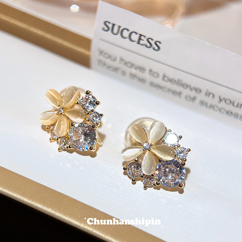 Flower High-grade Fresh Commuting Simple Elegant Ear Clip