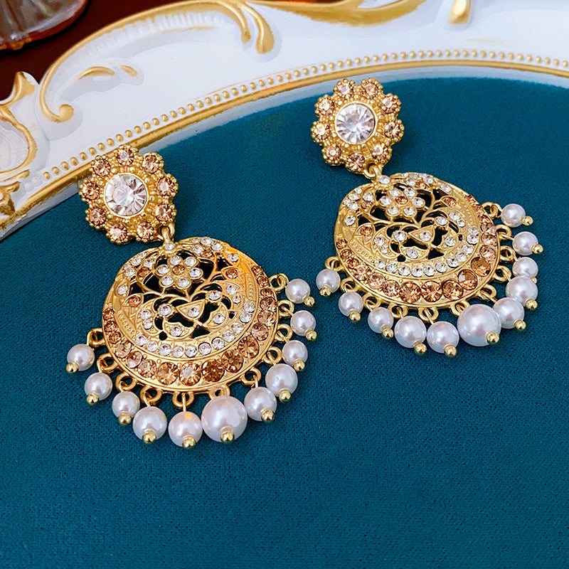 Sier Pearl Retro Temperament Palace Style Earrings