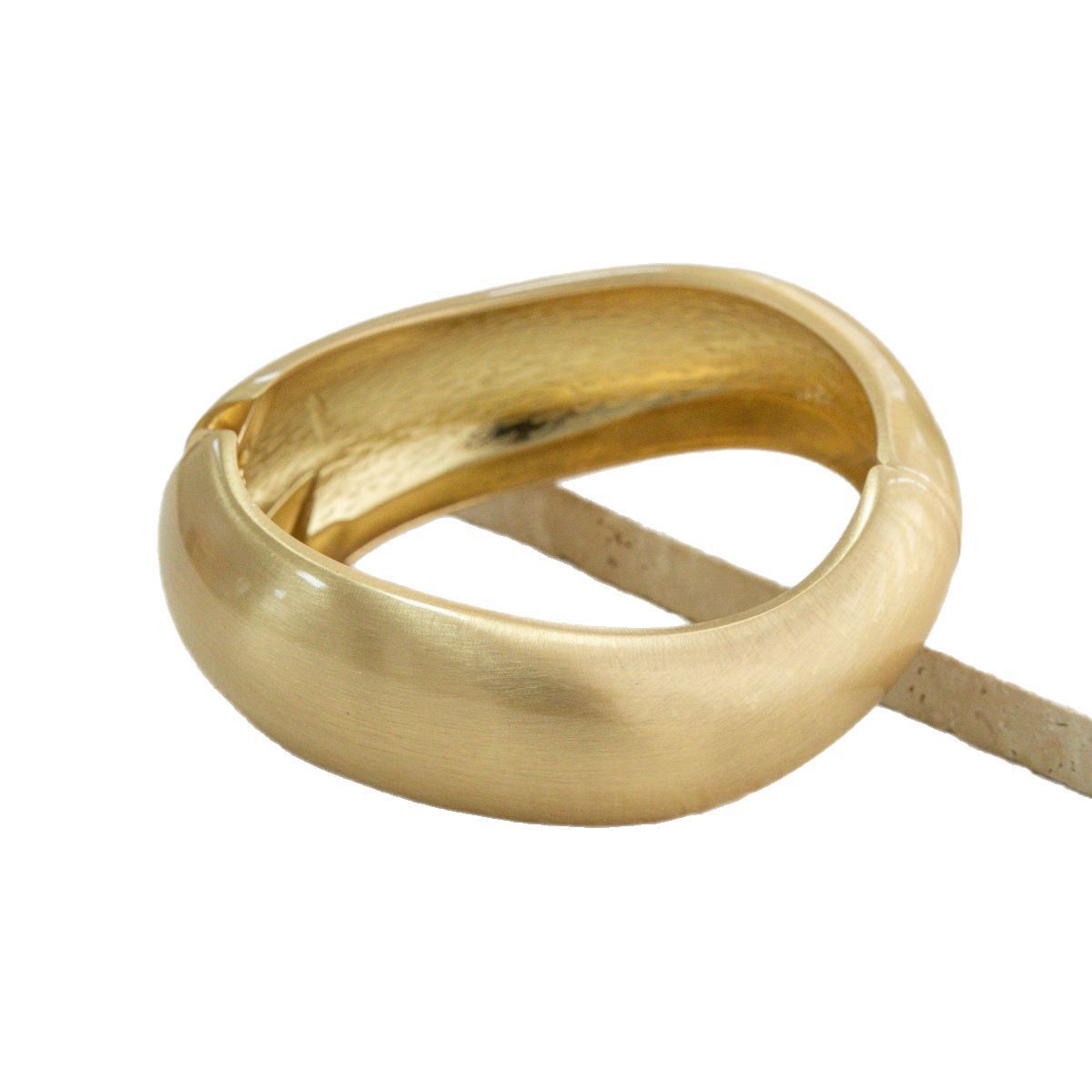 Metal Hollow Open-end Exaggerated Design Light Luxury Bracelet