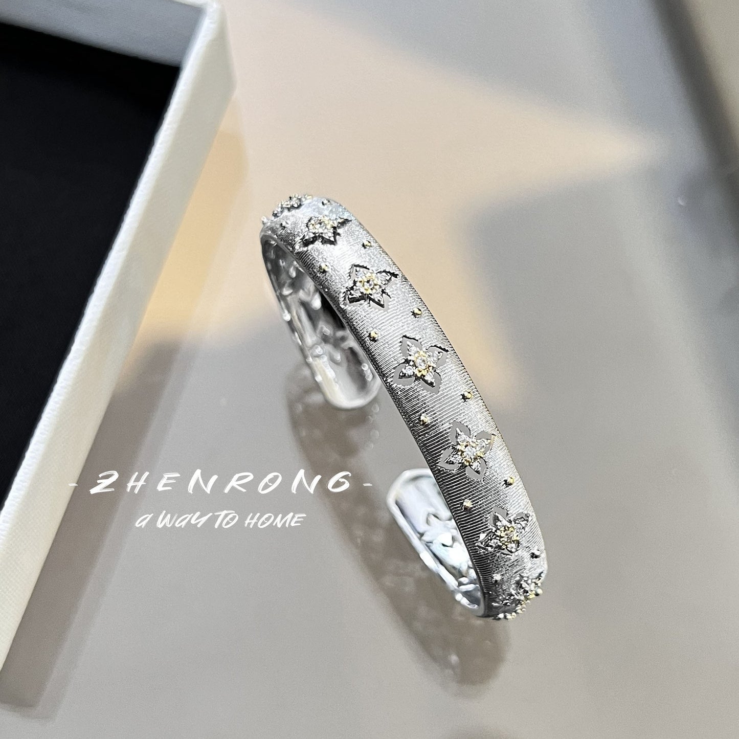 Women's Brushed Palace Style Gold Craft Cloth Real Rings