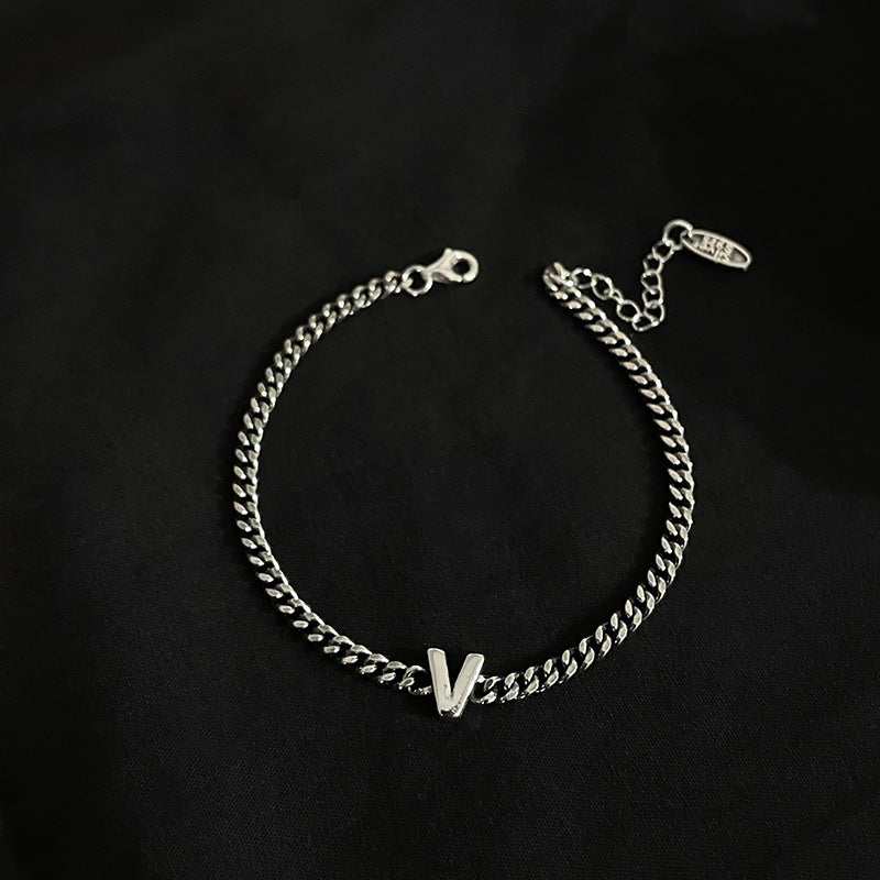 Damen-Armbänder im koreanischen Stil aus Sterlingsilber mit englischen Buchstaben „Special Interest“.