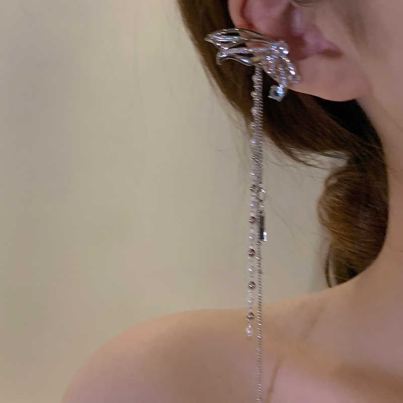 Women's Butterfly Tassel Earless Long Niche Design Ear Clip