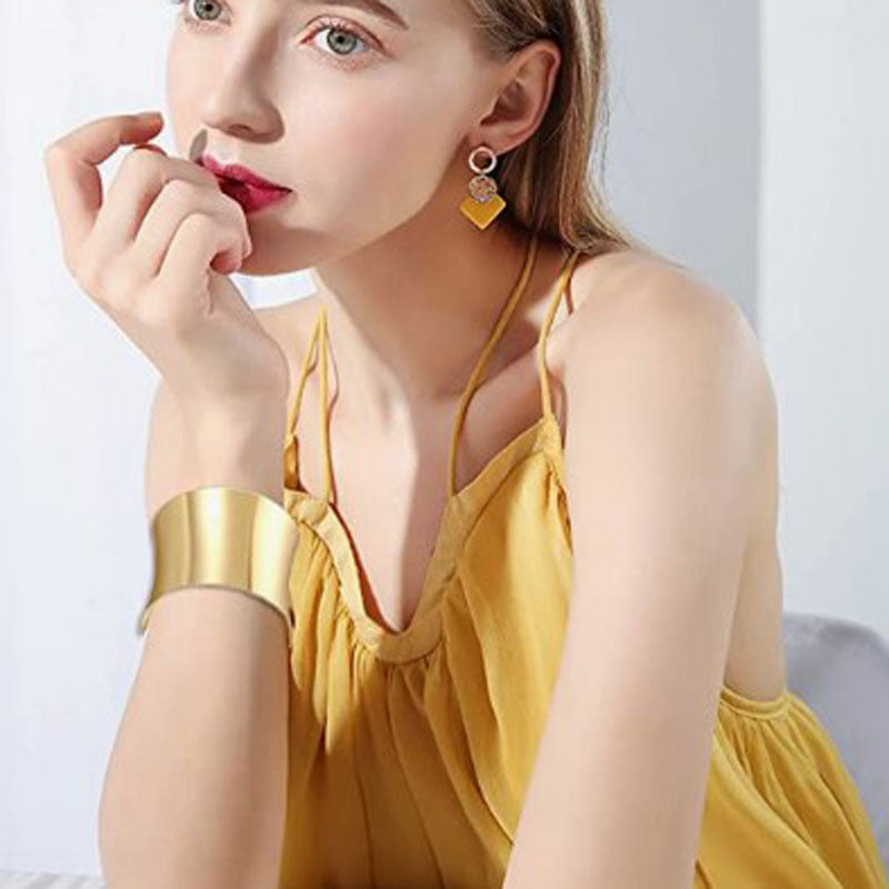 Open Metal Geometric Hollow Glossy Pattern Bracelet