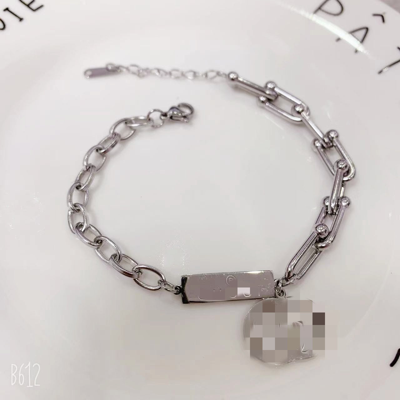 Damen-Persönlichkeitsgeometrie-Diamant-Mode-Titanstahl-Armbänder