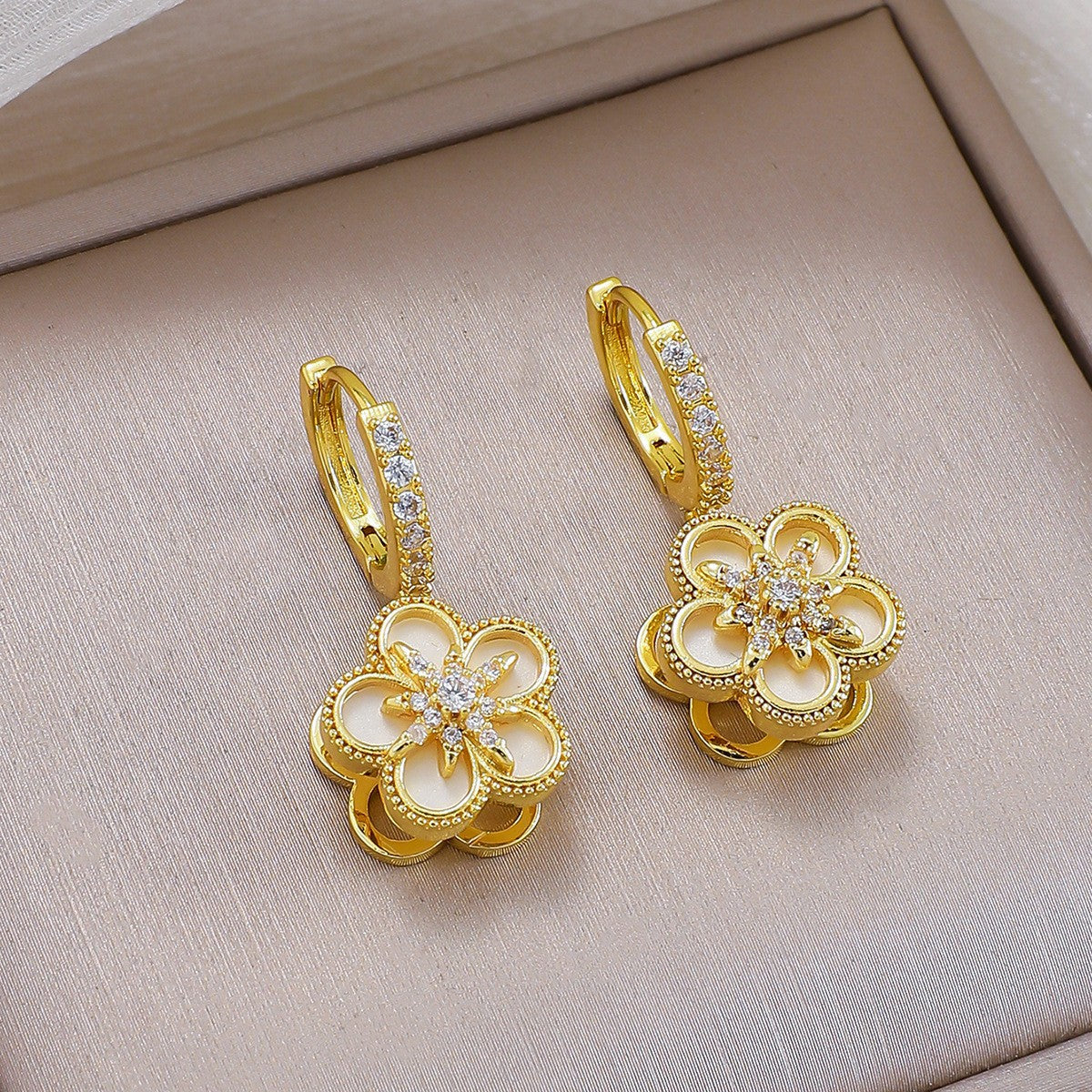 Women's Temperamental Minority Design Simple Flower Choice Earrings