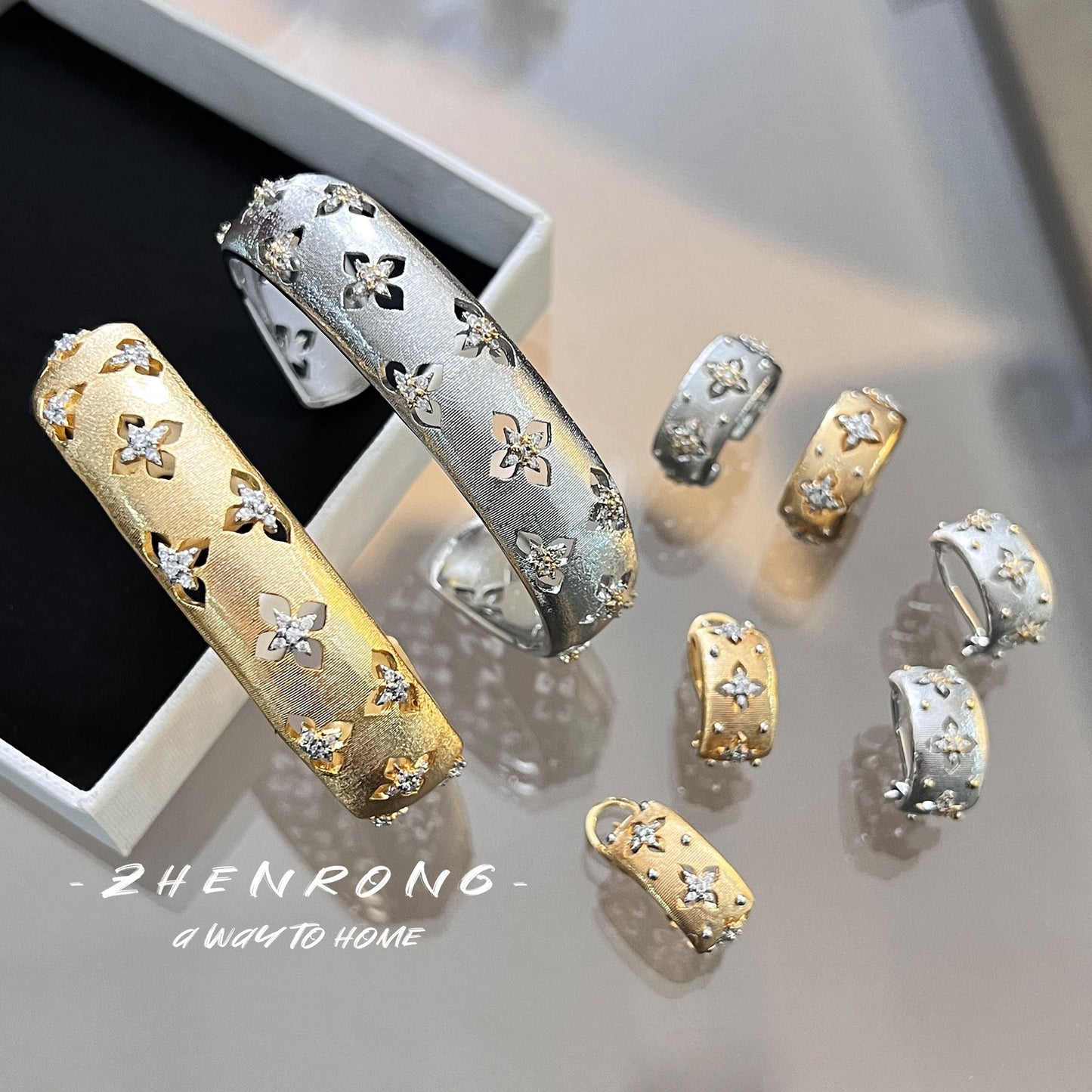 Women's Brushed Palace Style Gold Craft Cloth Real Rings