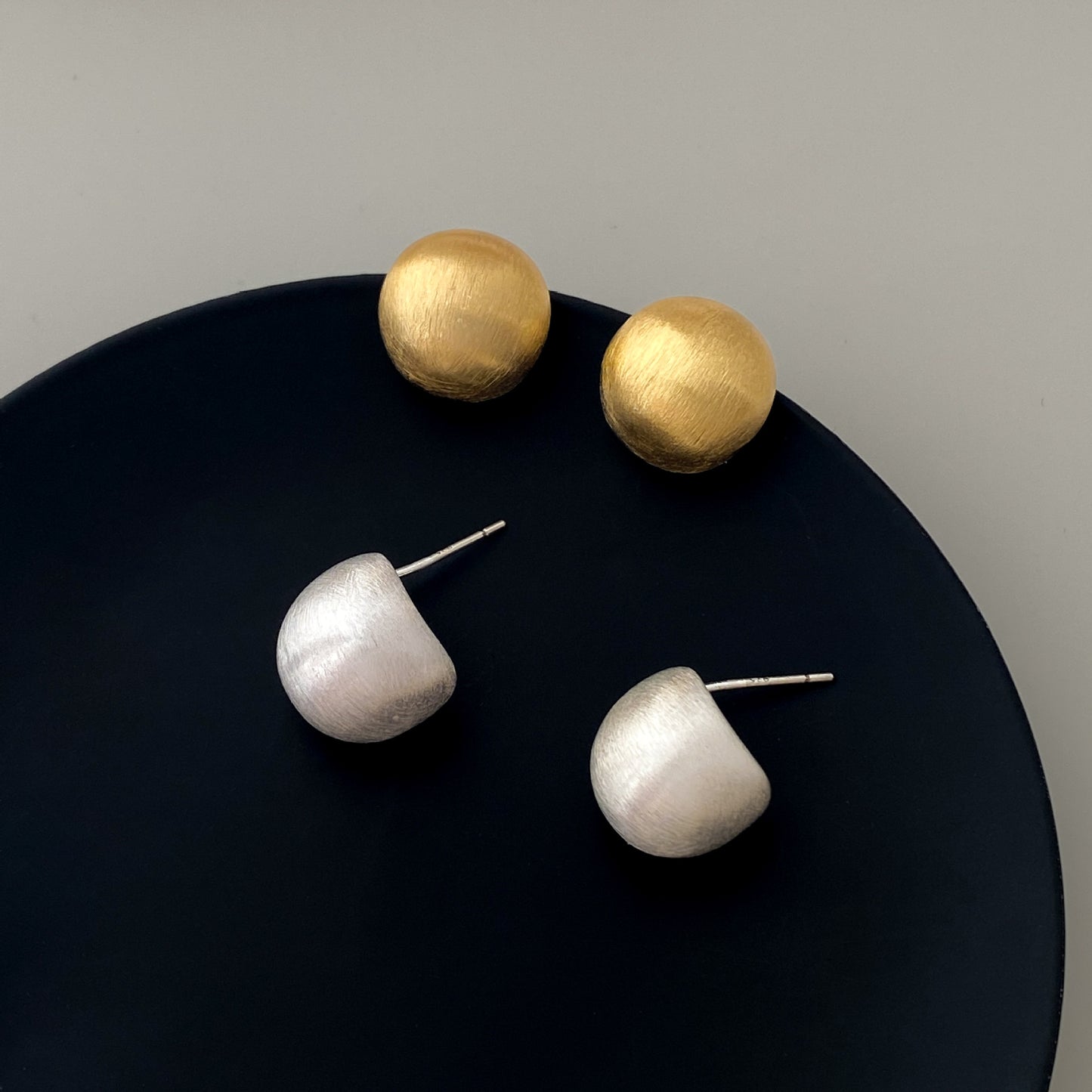 Women's Good Texture Fashion Style Frosted Brushed Simple High Sense Painless Earrings